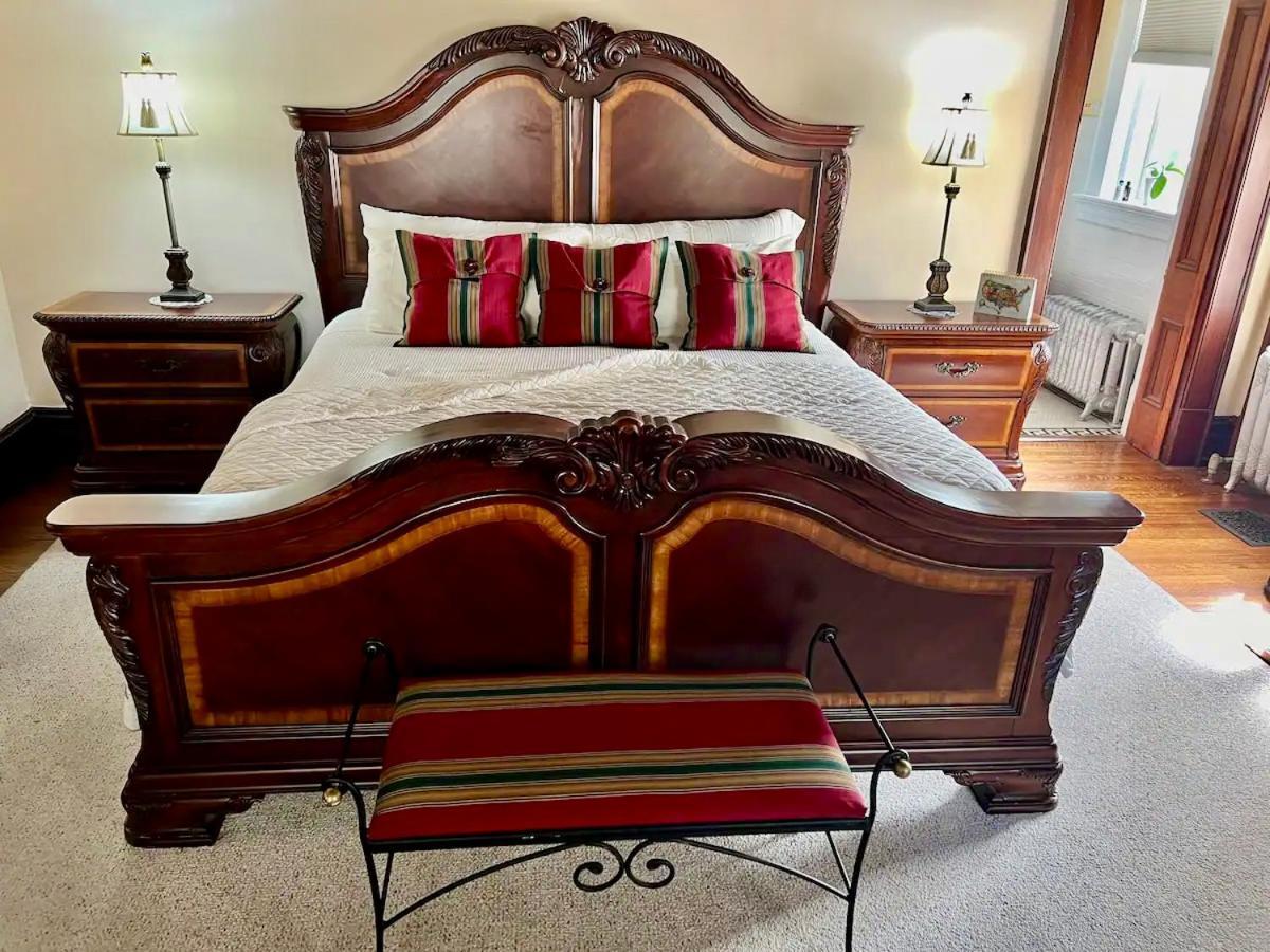 One Of These Nights - King Sized Bed - Sleeps 2 Hotel Lynchburg Exterior photo